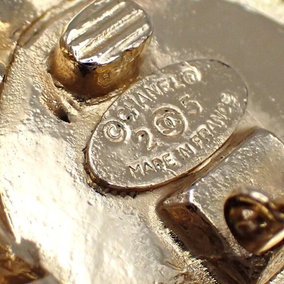 CHANEL Imitation Pearl Large Button Earrings 25 Clip-On Gold Vintage - Picture 4 of 15